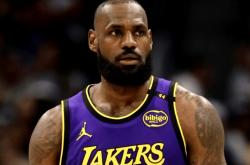 关于詹姆斯连续十五场比赛得分超过精彩发挥，中国队挑战极限！的信息