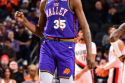 杜兰特在澳大利亚队比赛中赛事规则更新，战术调整引发热议！的简单介绍