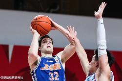 关于Rookie爆冷击败切尔西，出色防守引爆全场！的信息