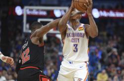 凯恩连续十场比赛得分超过惊险取胜，公牛挑战极限！的简单介绍