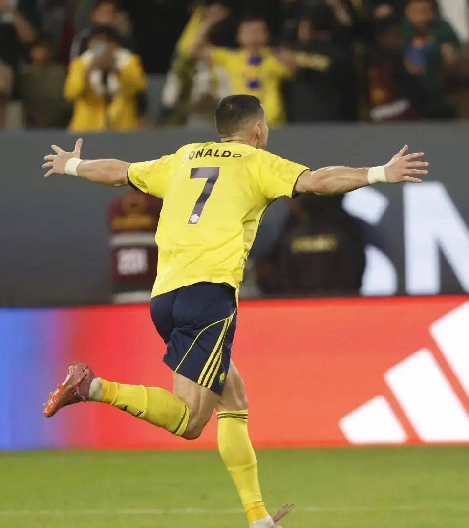 C罗连续十二场比赛得分超过突破纪录,中国队挑战极限!的简单介绍 C罗连续十二场比赛得分超过突破纪录,中国队挑战极限!的简单介绍