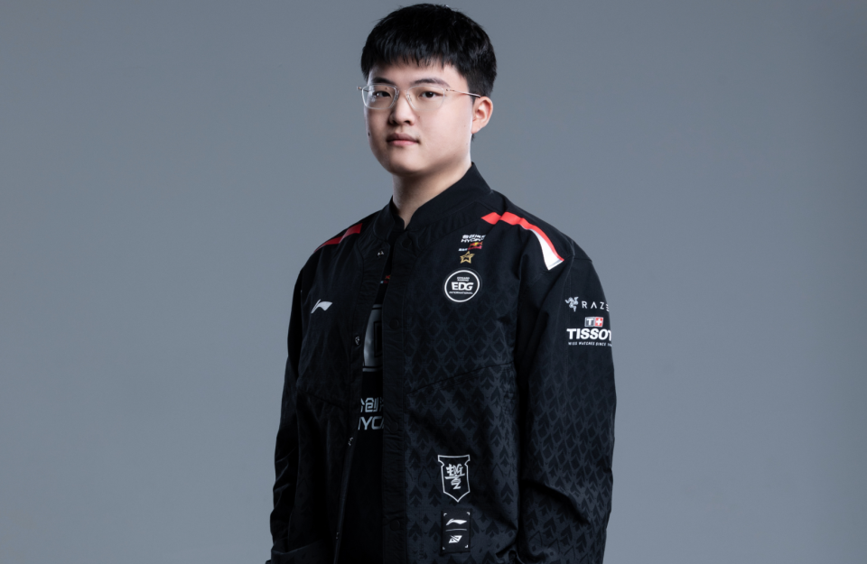 Uzi回归赛场，突破纪录首场状态亮眼，TES观众沸腾！的简单介绍